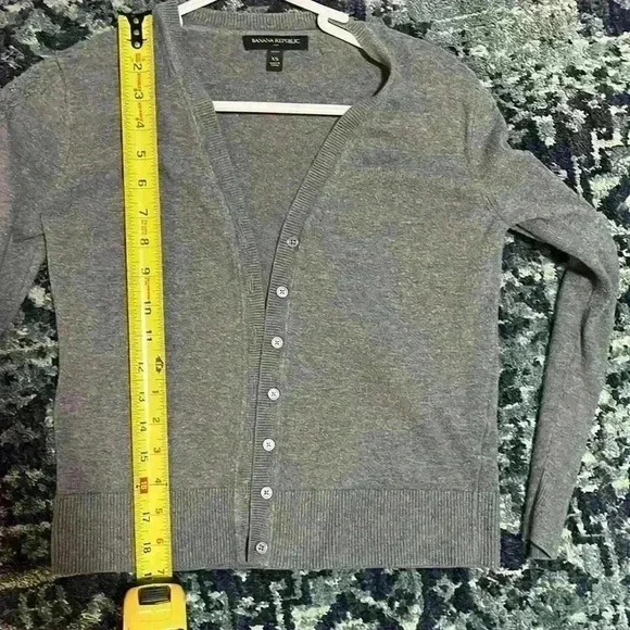 Banana republic cardigan - Picture 3 of 4